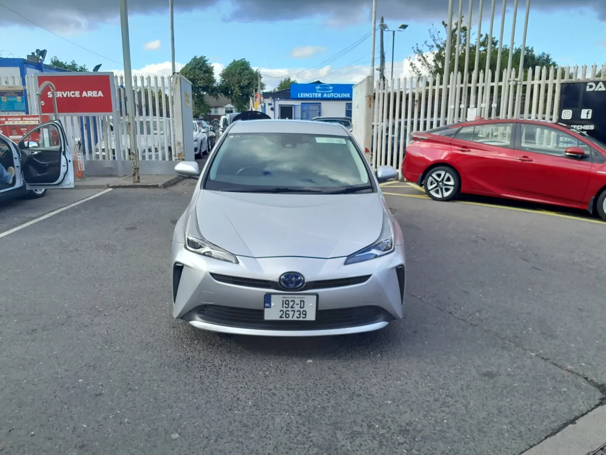 Toyota Prius 2019 - Image 2