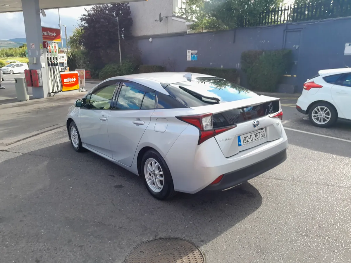 Toyota Prius 2019 - Image 4