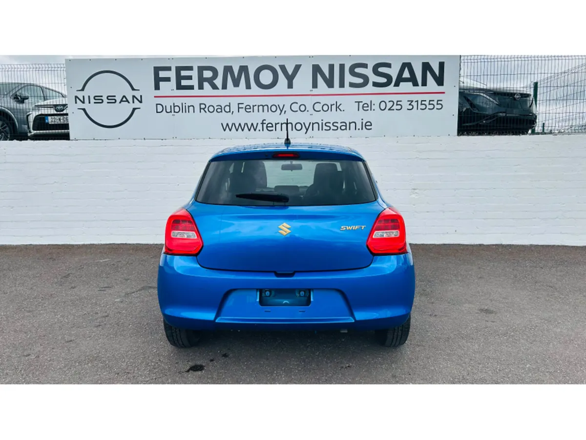 Suzuki Swift 1.2 PETROL AUTOMATIC WITH HEATED SEAT - Image 4