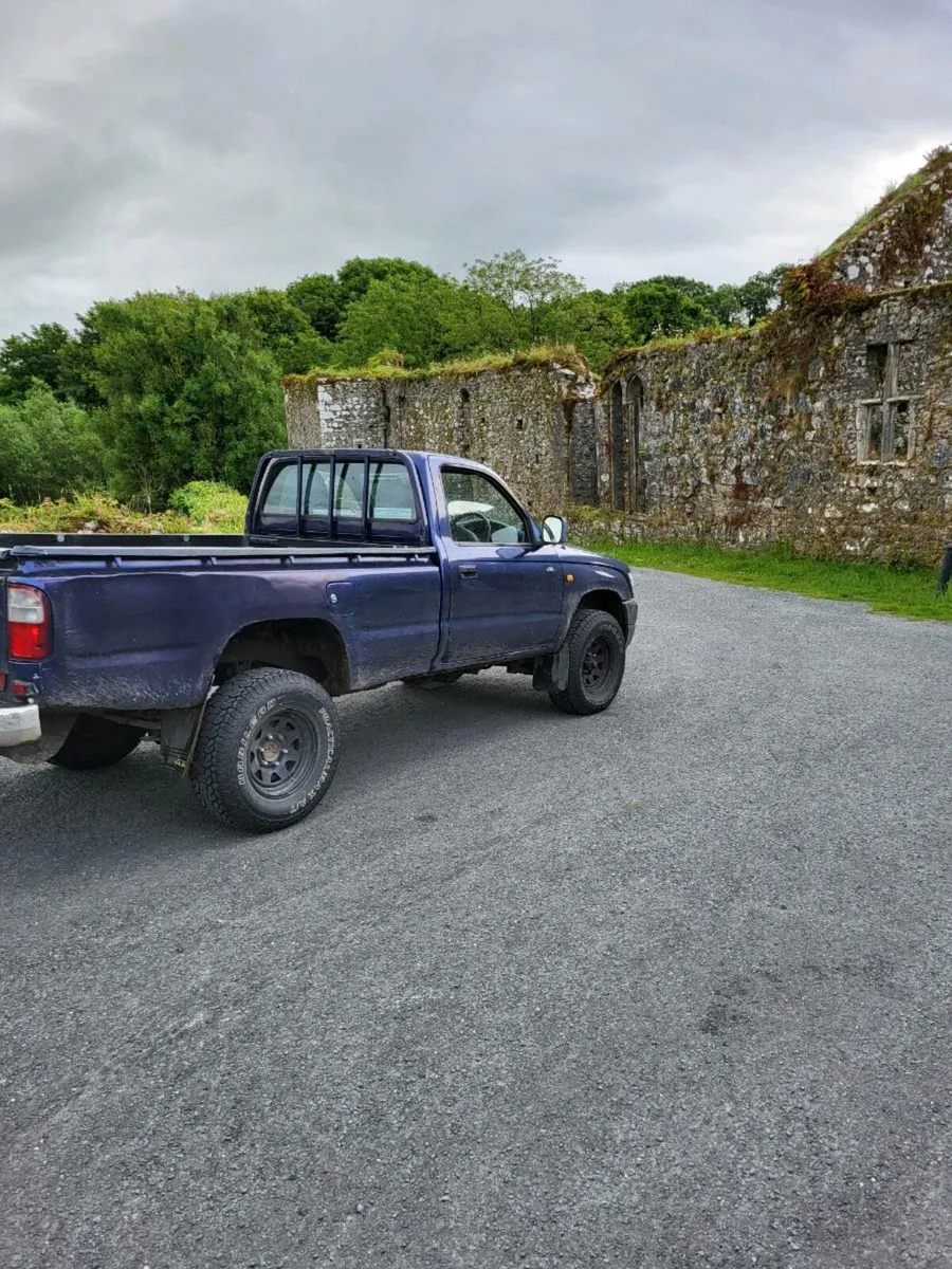 265/70R15 tyre's and rims - Image 1