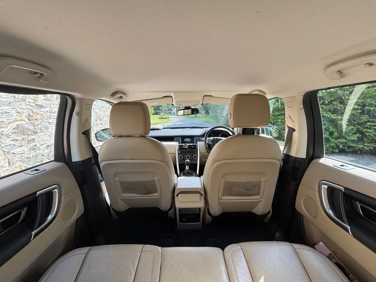 Land Rover Discovery Sport 2015 - Image 2