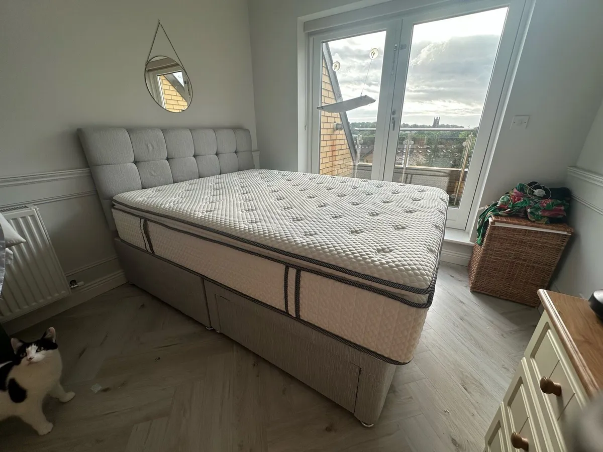 Bed + mattress - Image 1