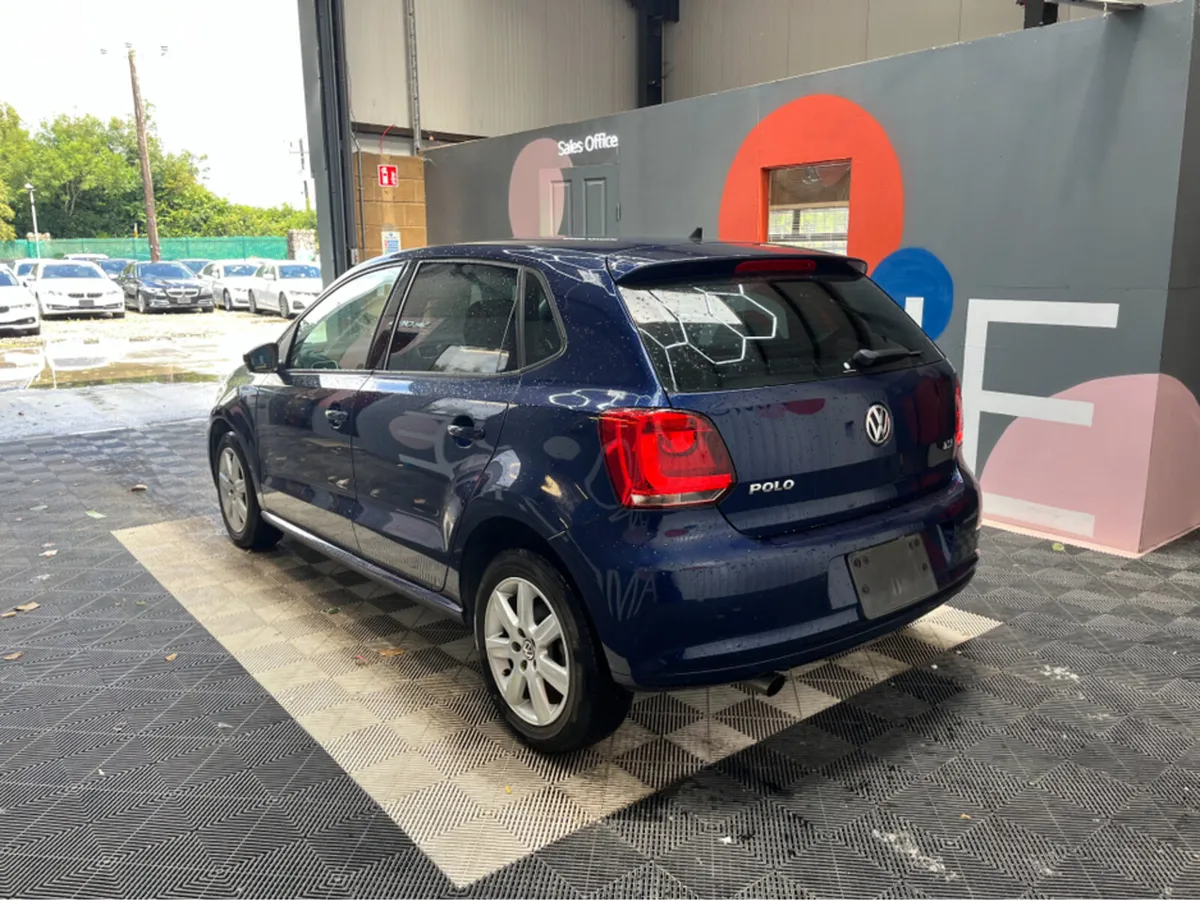 Volkswagen Polo POLO AUTOMATIC 1.2 TSI HIGH LINE / - Image 4