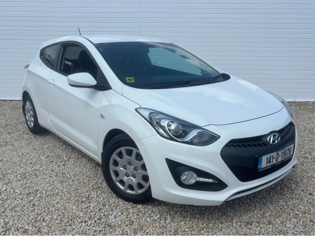 Hyundai i30 PRO 3DR - Image 1