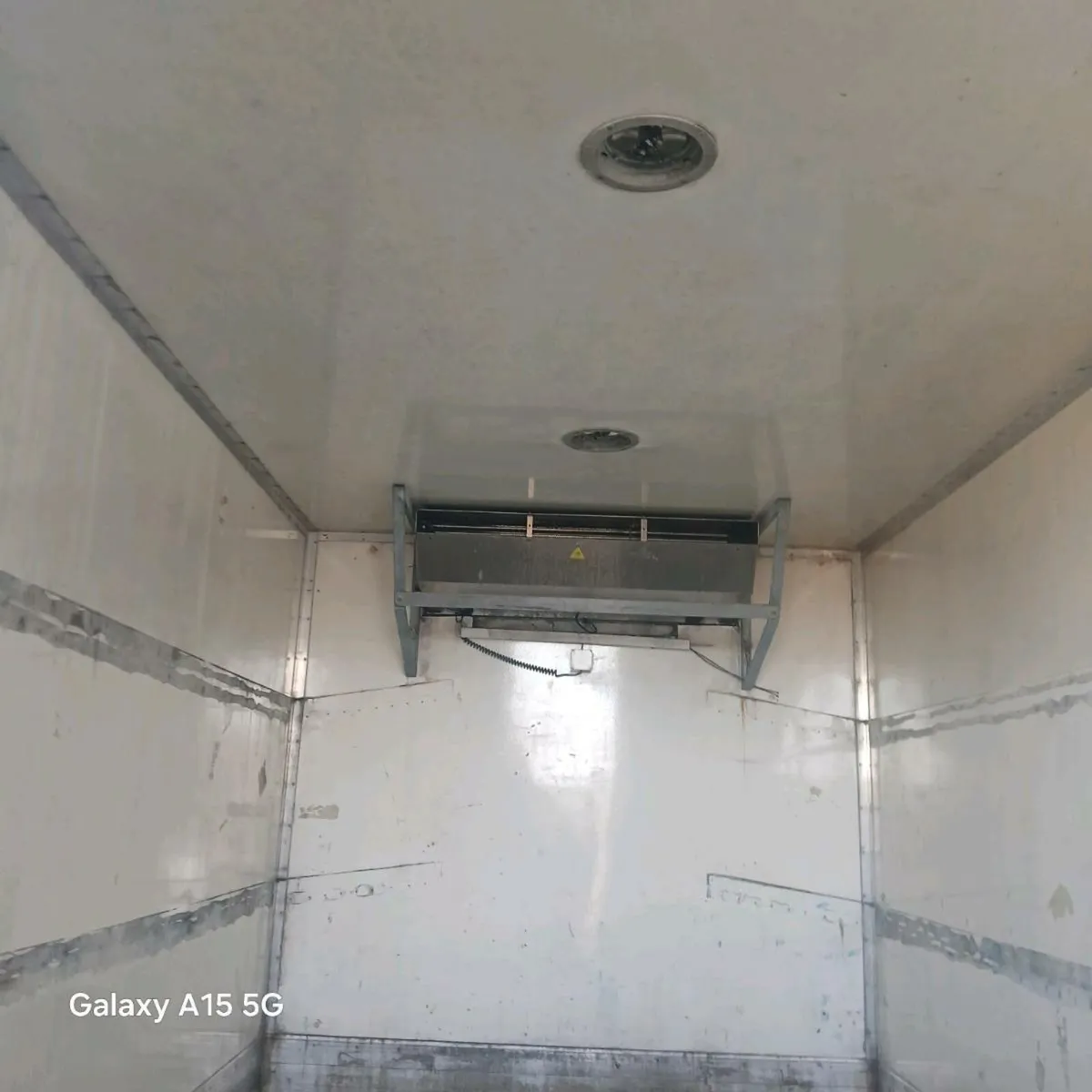14 ft insulated body. - Image 2