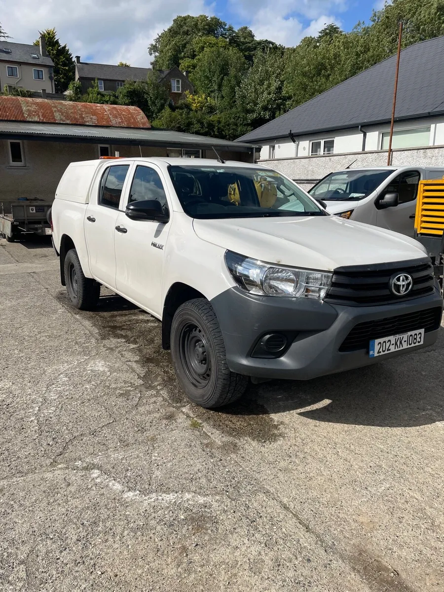 Toyota Hilux - Image 2