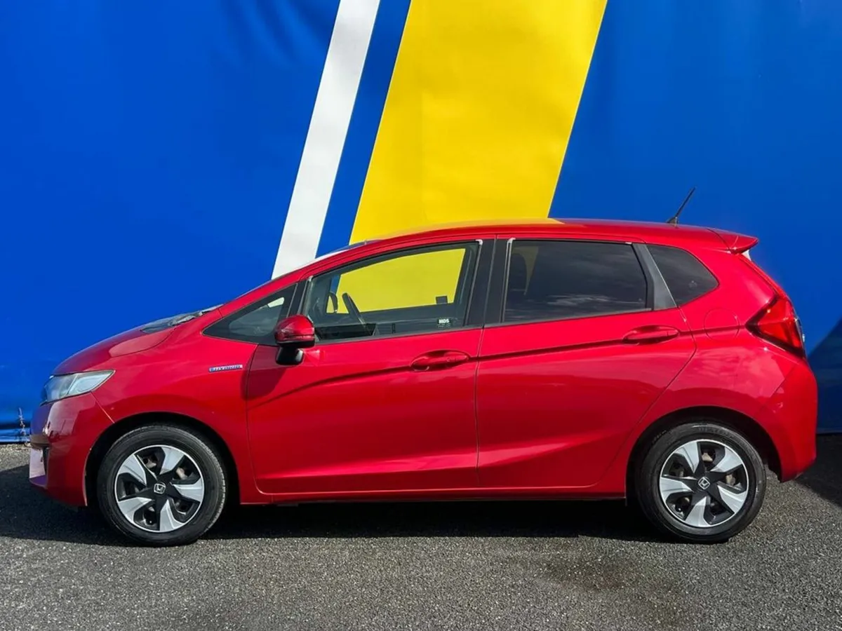 Honda Fit 1.5 HYBRID F-PACKAGE AUTO // VALID NCT / - Image 3