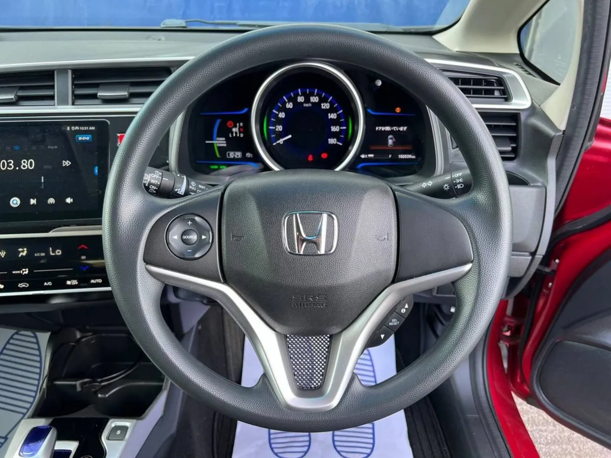 Honda Fit 1.5 HYBRID F-PACKAGE AUTO // VALID NCT / - Image 4