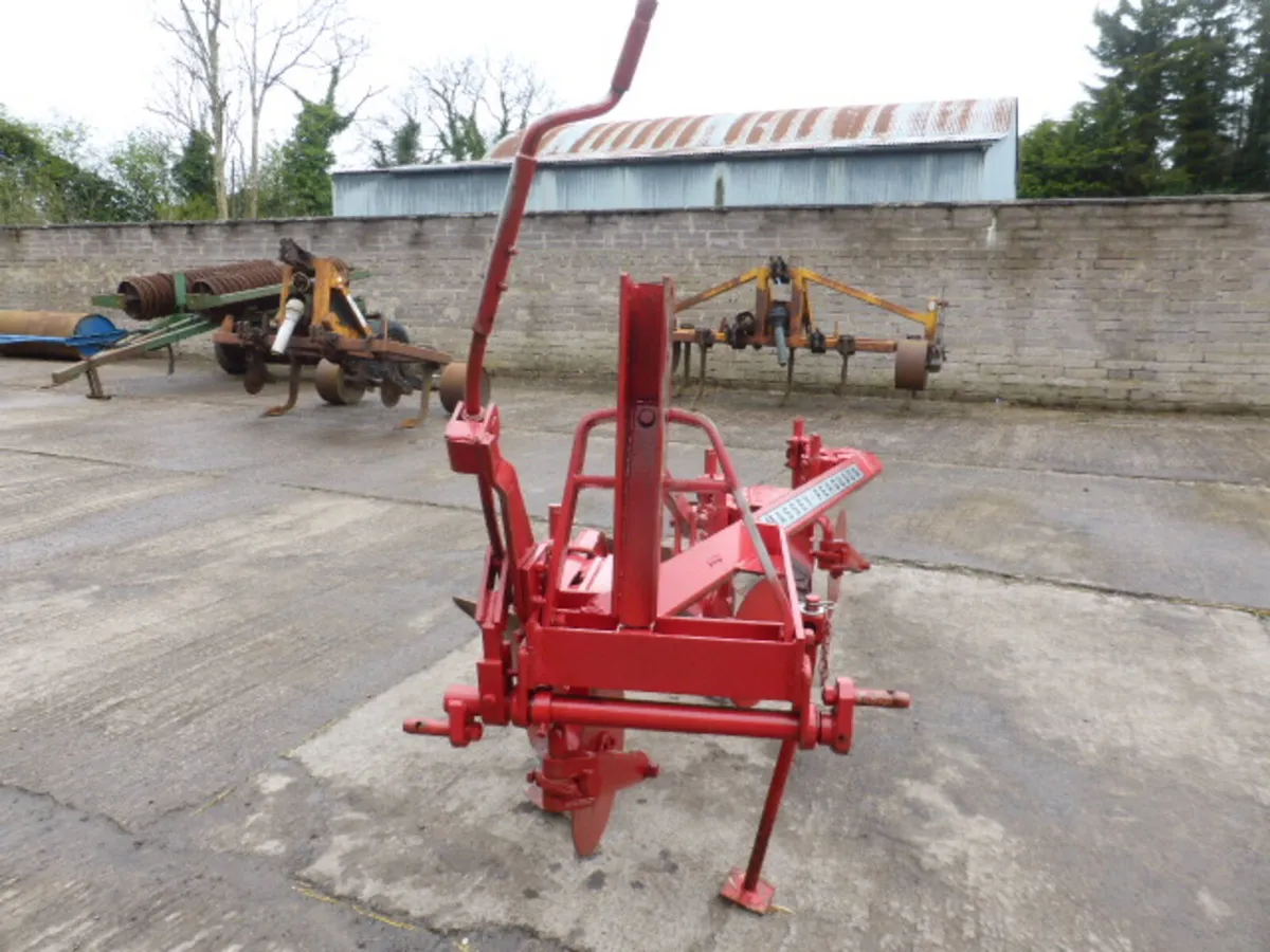 Massey Ferguson 3 Furrow Conventional Plough - Image 3