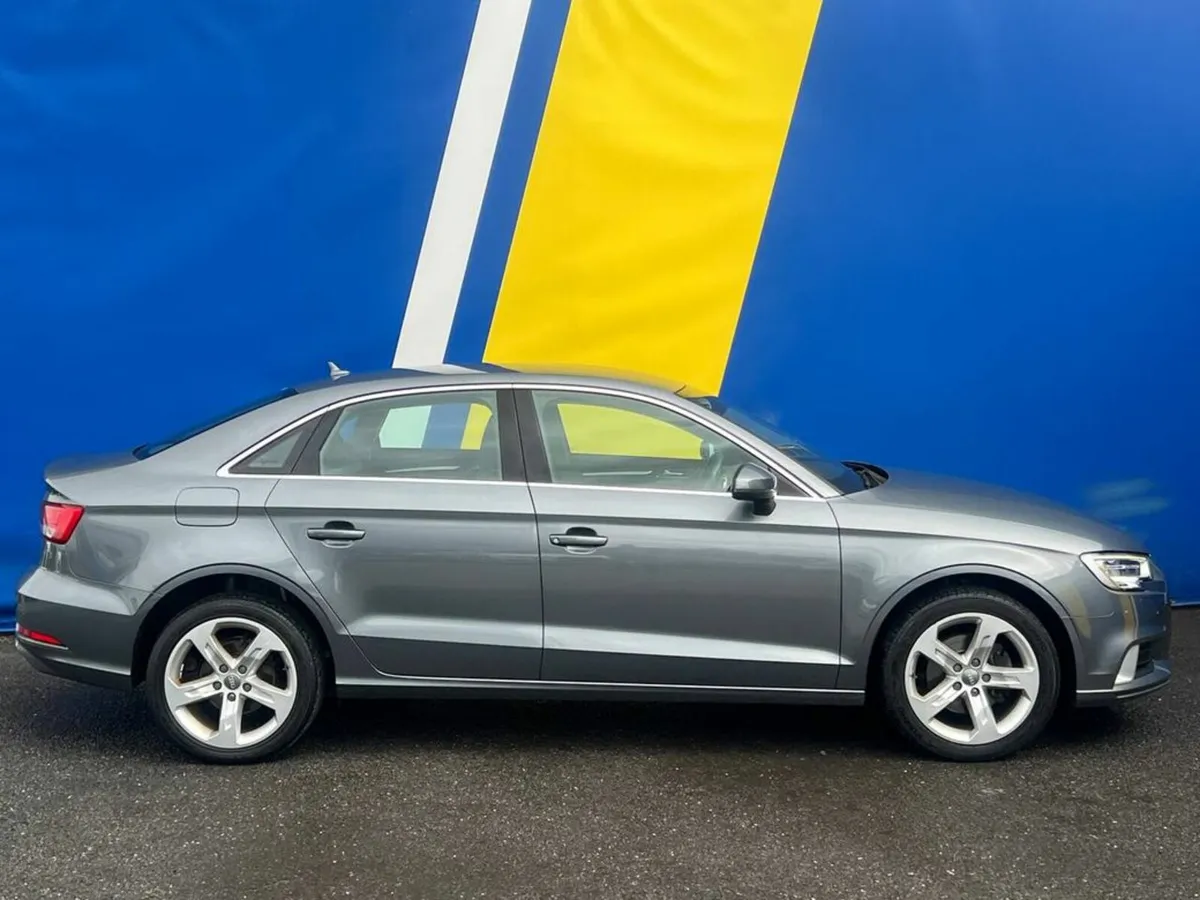 Audi A3 SPORT 1.6 TDI // APPLE CARPLAY/ANDROID AUT - Image 2