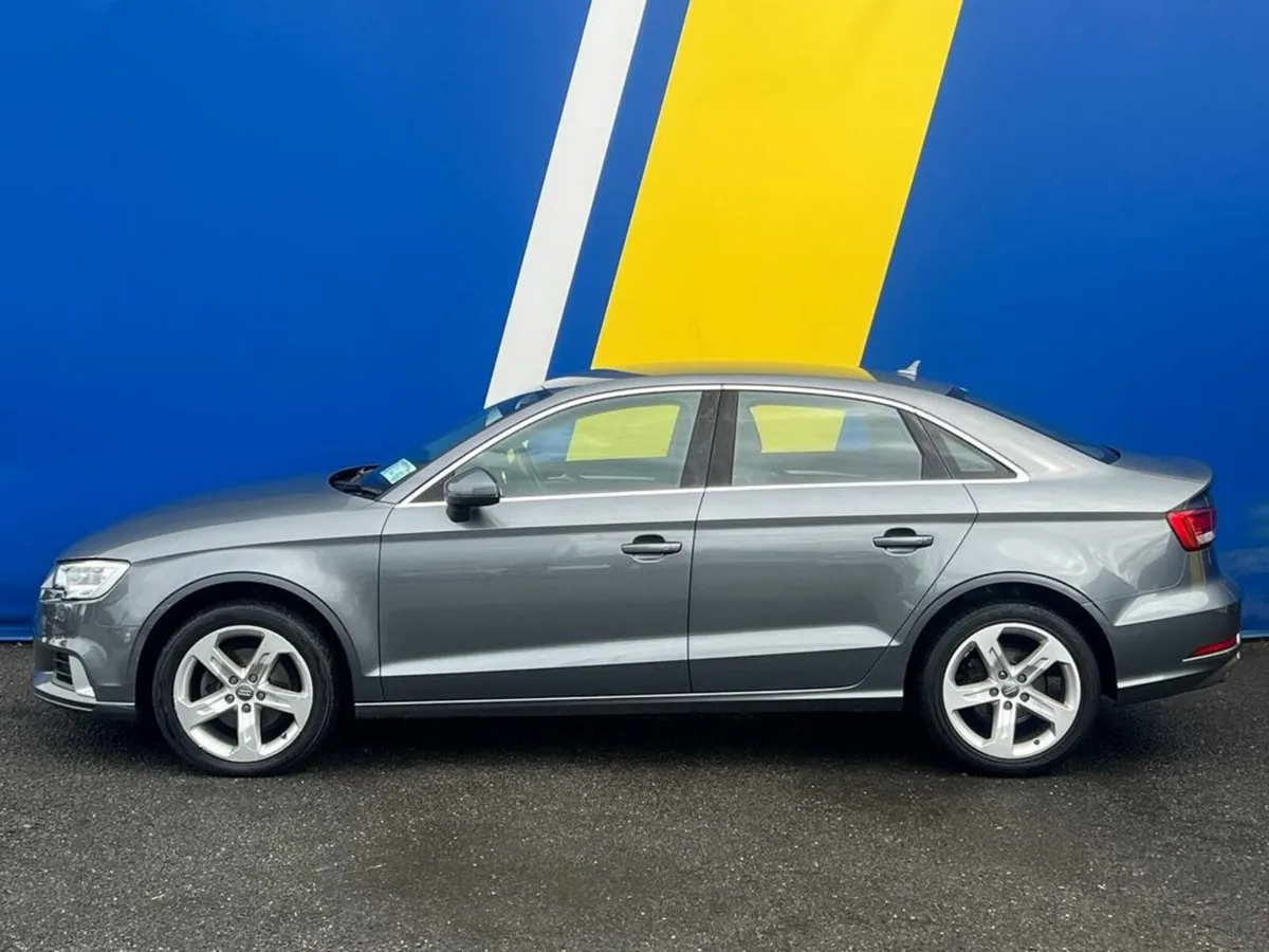 Audi A3 SPORT 1.6 TDI // APPLE CARPLAY/ANDROID AUT - Image 3