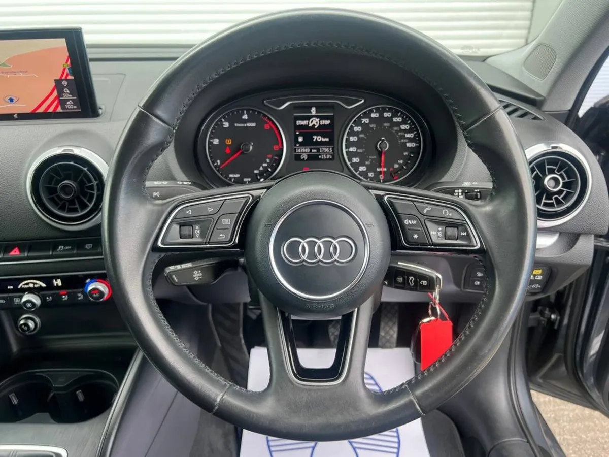 Audi A3 SPORT 1.6 TDI // APPLE CARPLAY/ANDROID AUT - Image 4