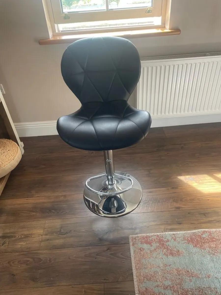 Island chairs - Image 2