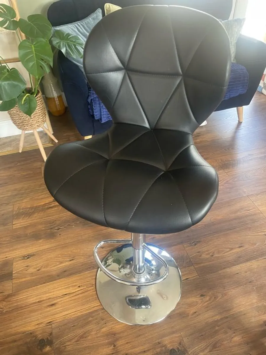 Island chairs - Image 3