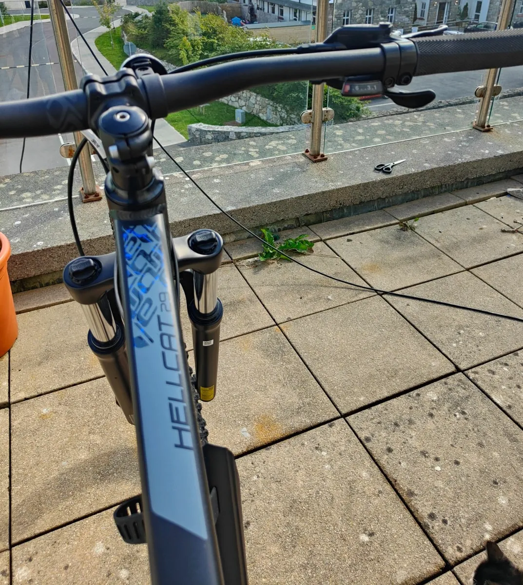 Carrera Hellcat Mountain Bike Cycle (M) - Image 4