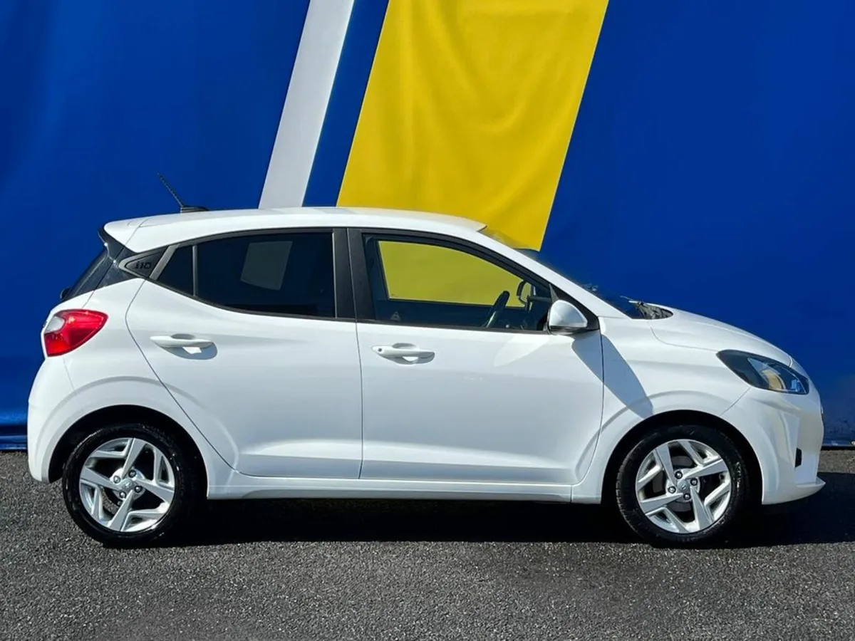 Hyundai i10 DELUXE PLUS 1.0 // AIR CONDITIONING // - Image 2