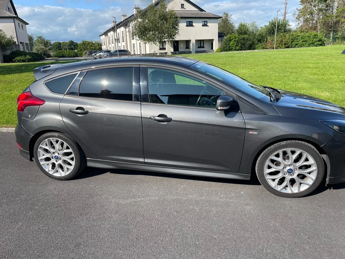 Ford focus ST LINE - Image 4