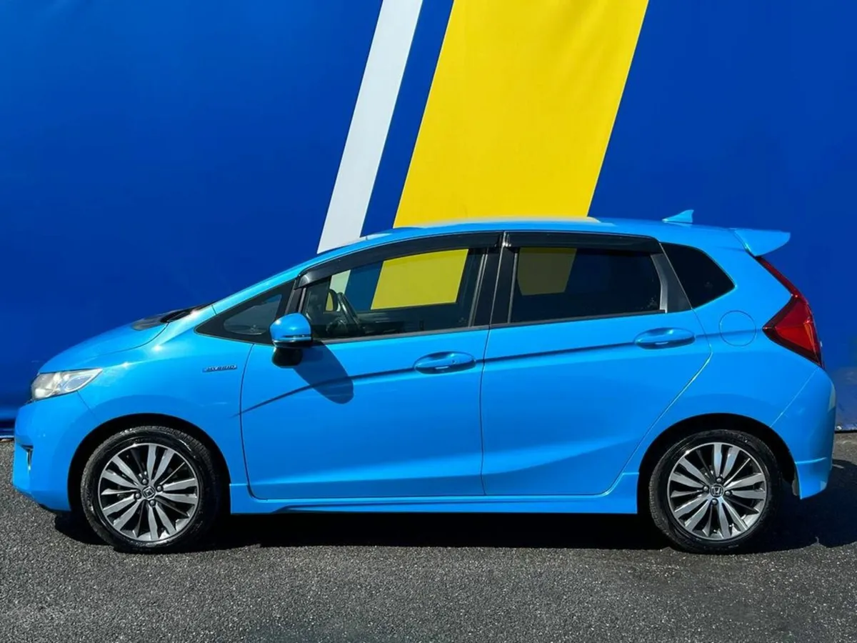 Honda Fit SPORT 1.5 HYBRID AUTO // NEW NCT // 16" - Image 3