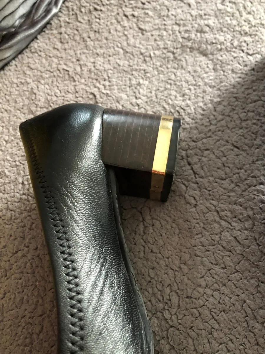 Ladies Tory Burch shoes size 6 €30 - Image 4