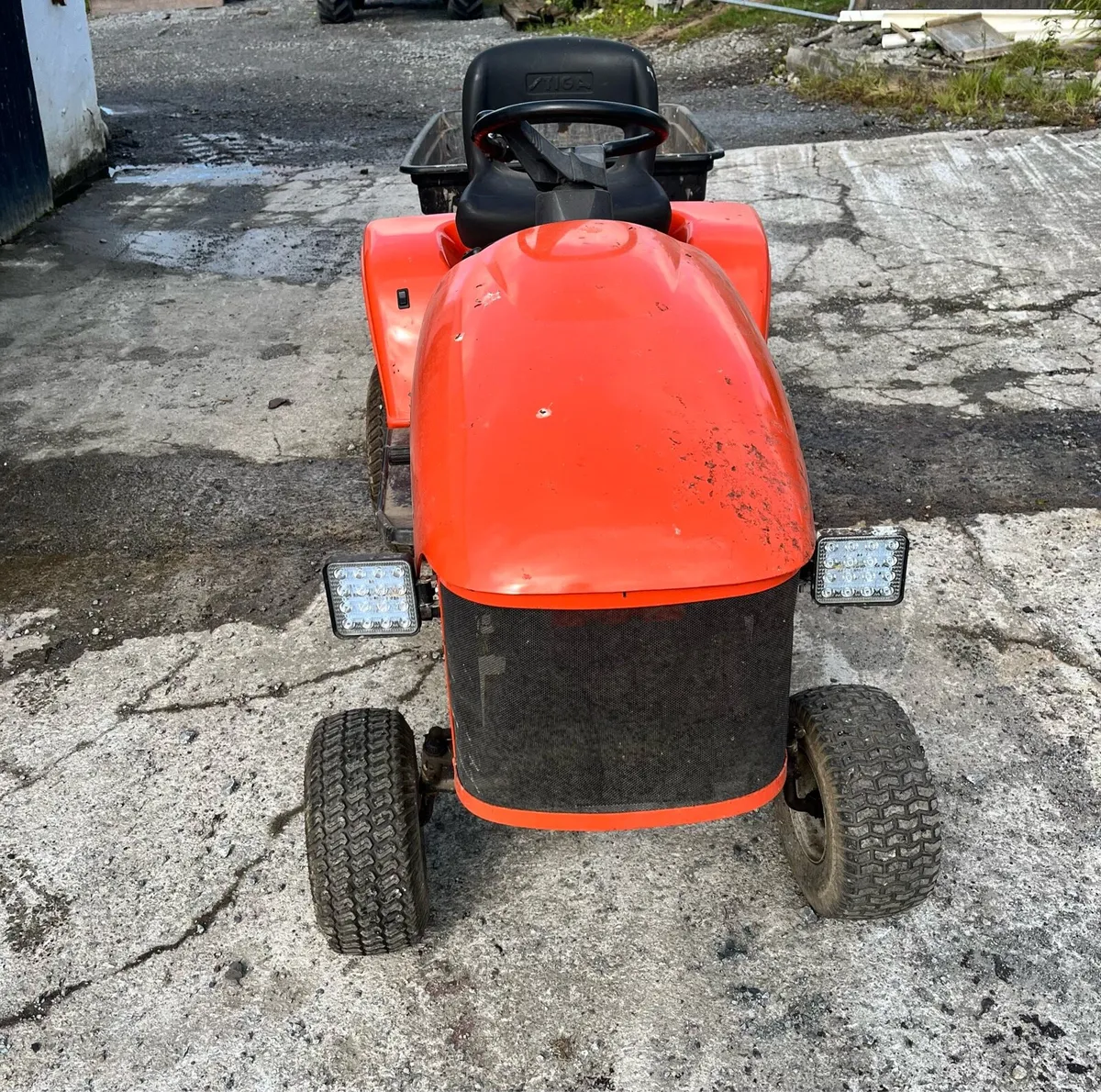 12.5 garden tractor and tipping trailer - Image 1