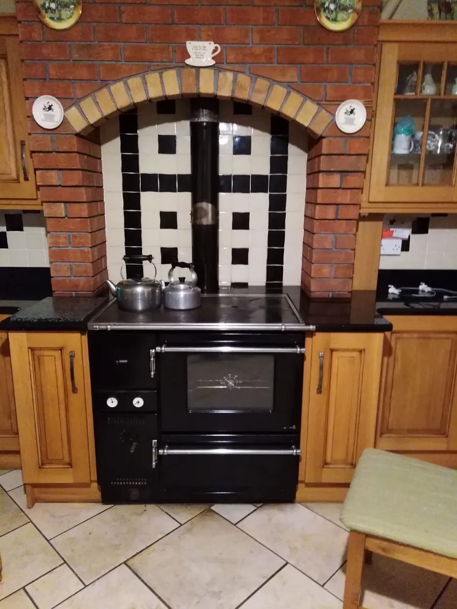 Solid Fuel Cooker heats 10-12 radiators - Image 2