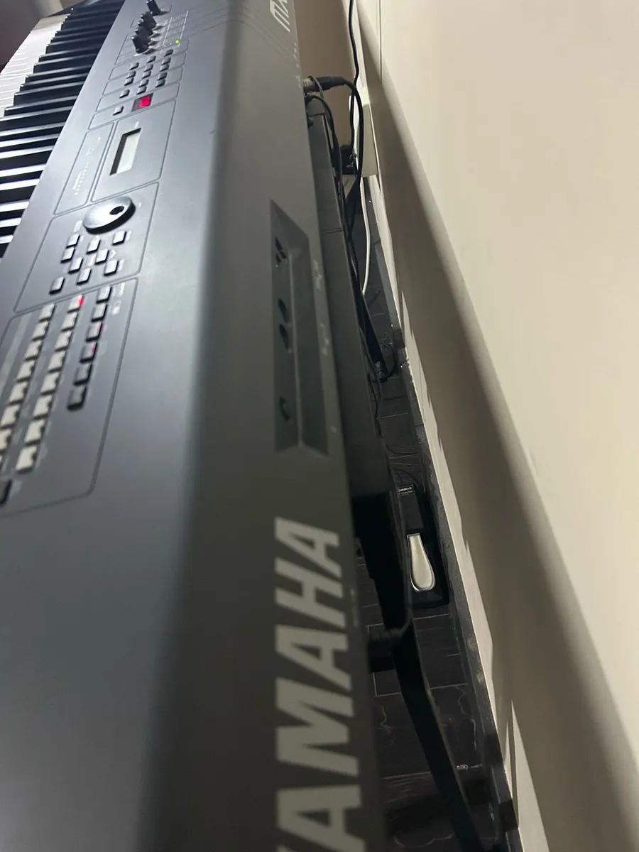 Yamaha MX88 - Image 1
