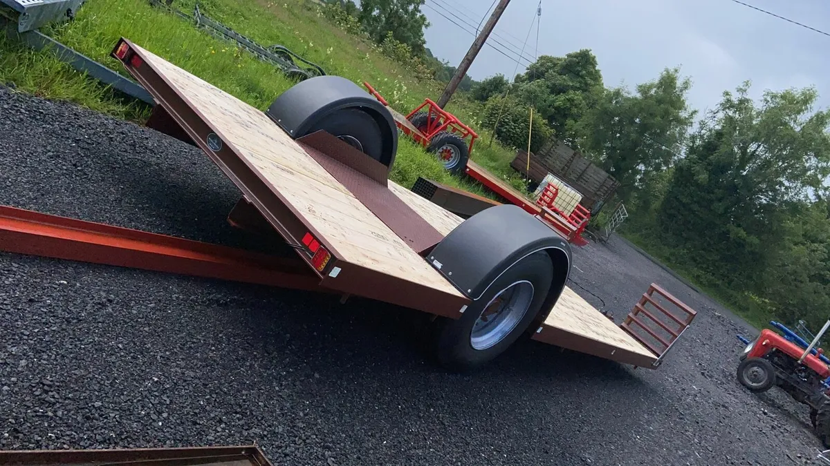 A+ Low Loader - Image 1