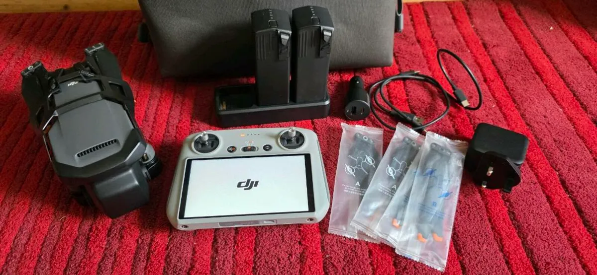 Drone DJI Mavic 3 clasic  fly more combo - Image 2