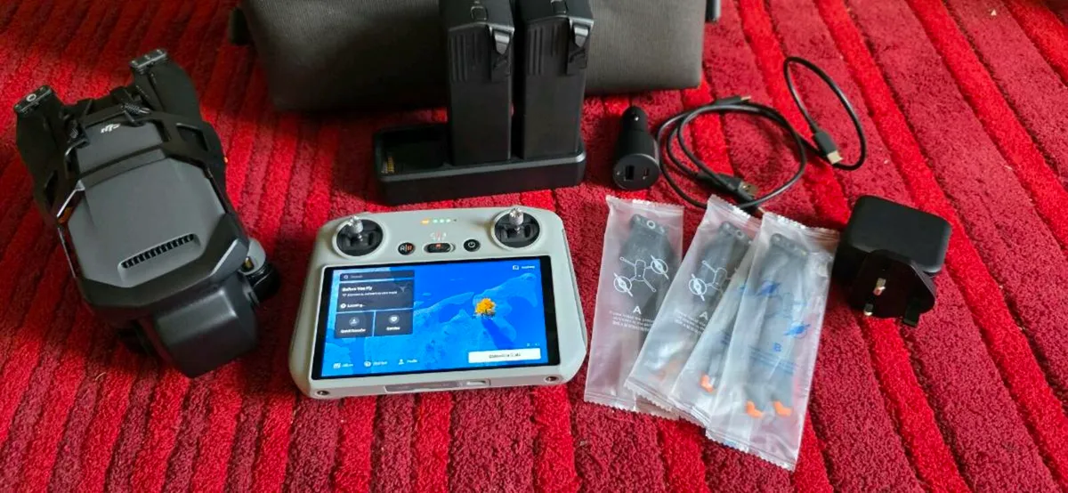 Drone DJI Mavic 3 clasic  fly more combo - Image 3