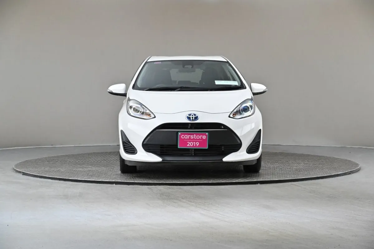 Toyota Aqua 1.5 Vvt-i Hybrid  android Car Player - Image 2