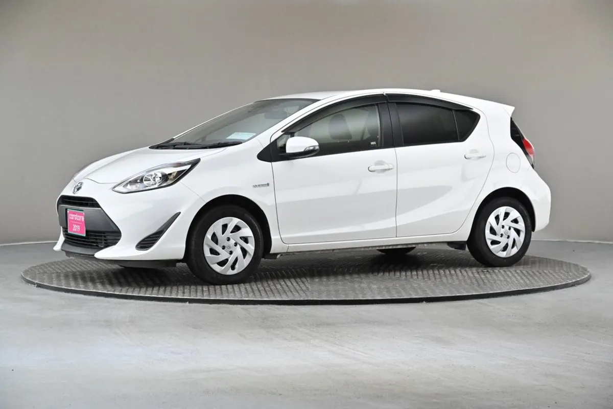 Toyota Aqua 1.5 Vvt-i Hybrid  android Car Player - Image 4
