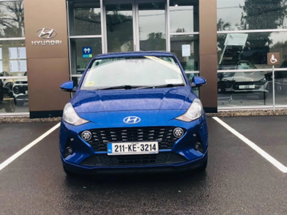 Hyundai i10 Deluxe 1.0 Petrol - Image 2