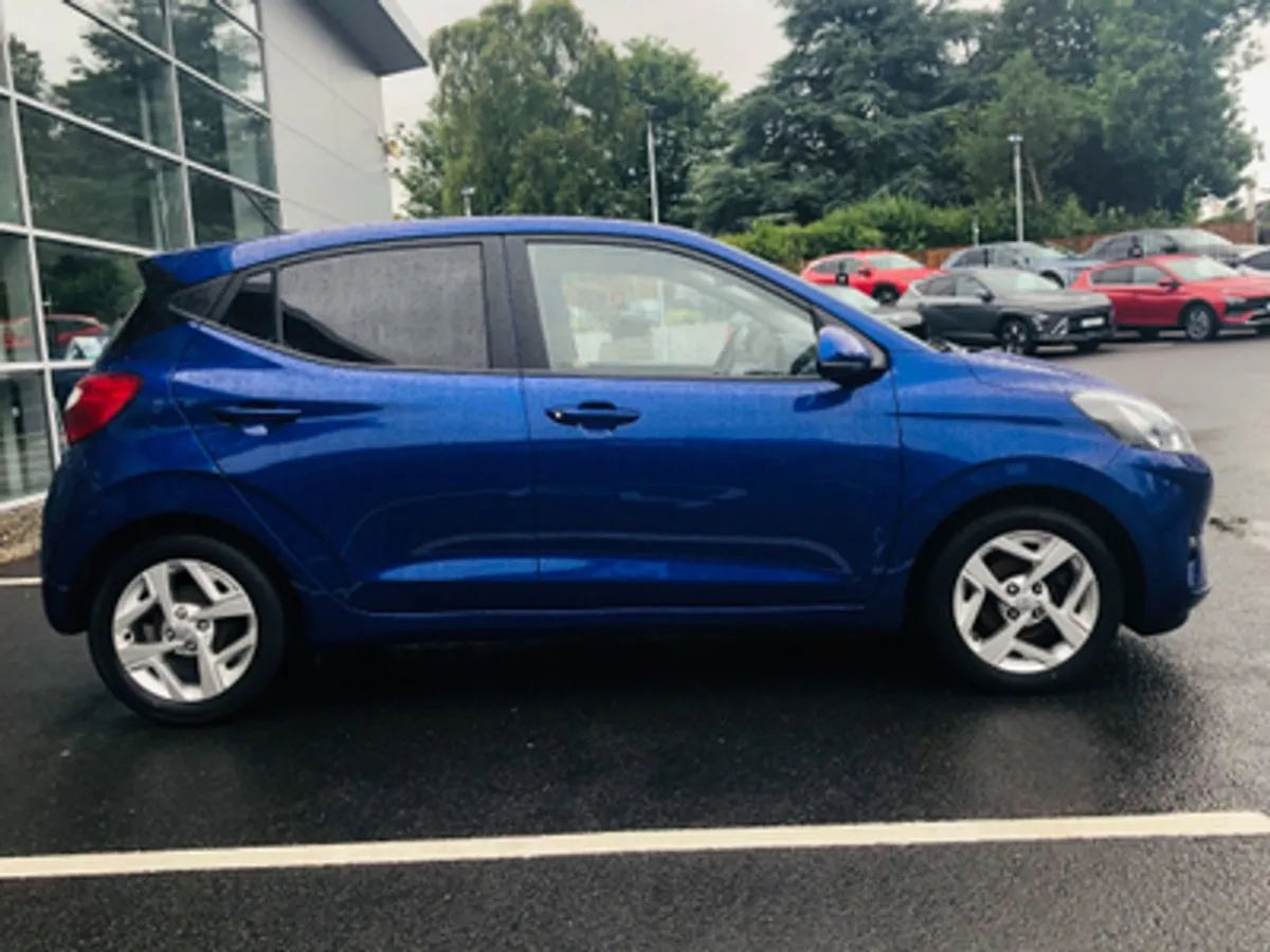 Hyundai i10 Deluxe 1.0 Petrol - Image 3
