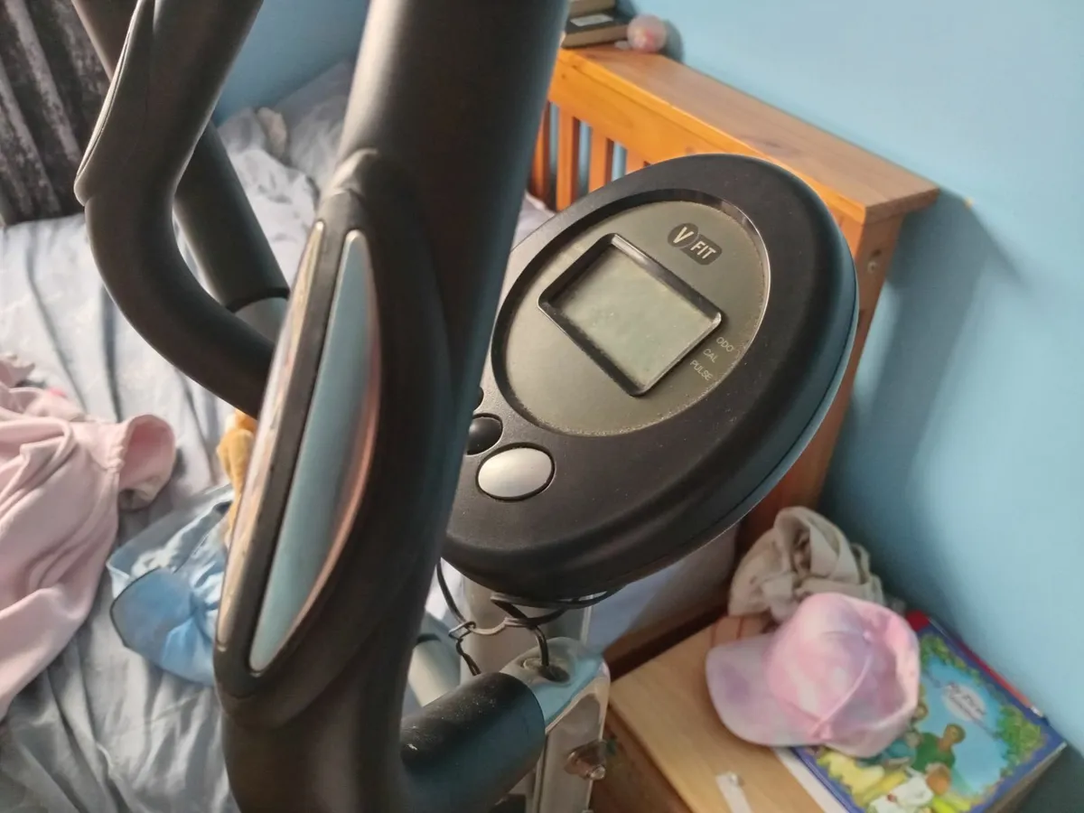 Cross Trainer free to take away - Image 1