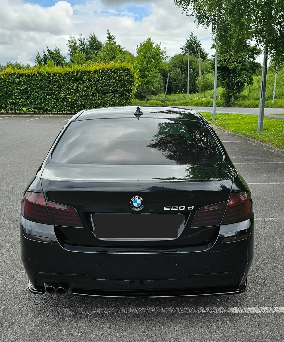 BMW 5-Series 2016 - Image 4
