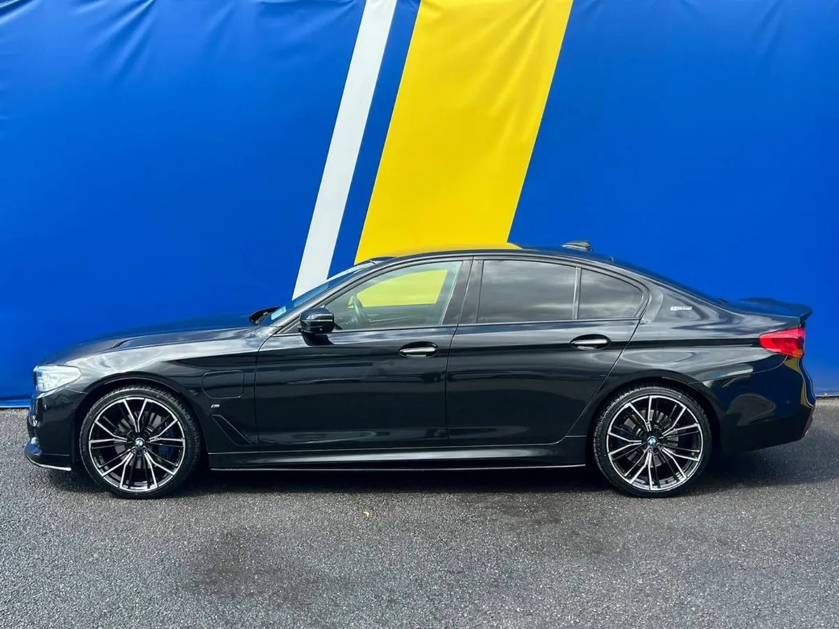 BMW 5-Series 530e M-SPORT COMPETITION 2.0 HYBRID / - Image 3