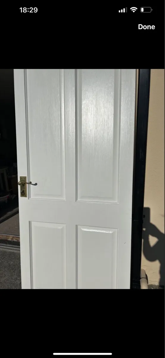 2 pine interior doors, painted White - Image 4