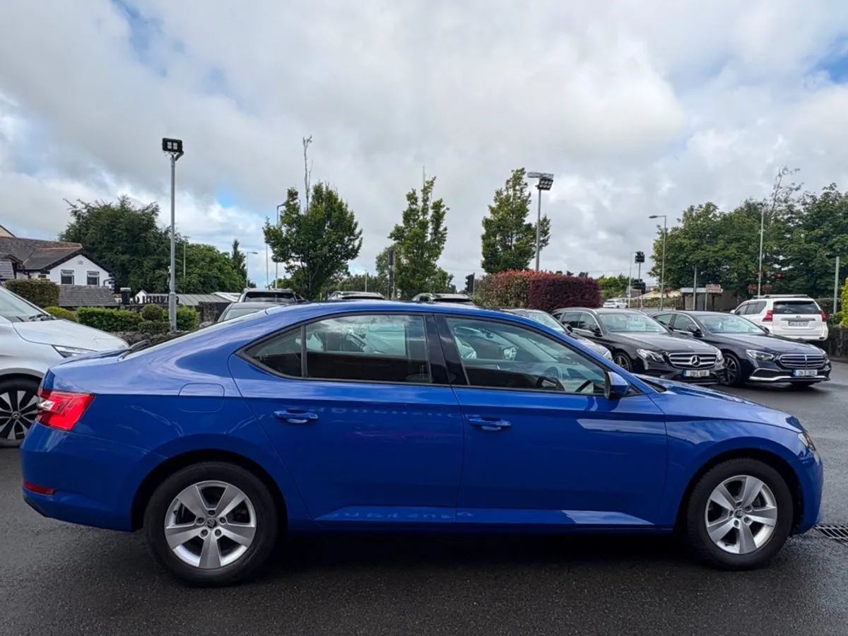 Skoda Superb ACT 1.5tsi 150HP 4DR - Image 4