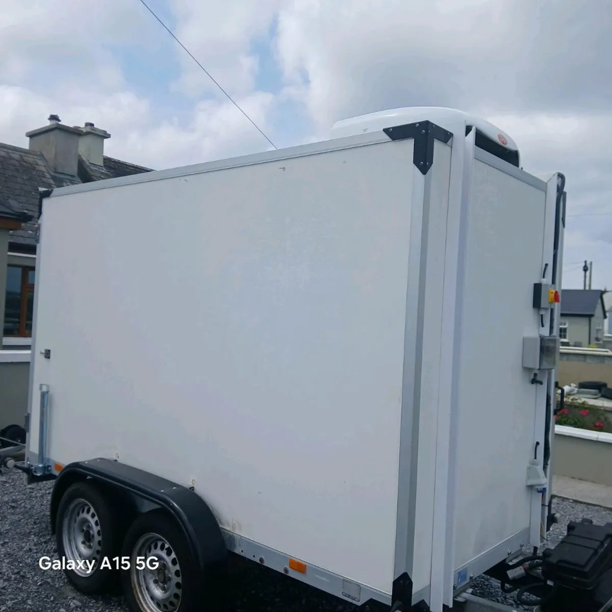 Cool trailer suitable for flowers - Image 3