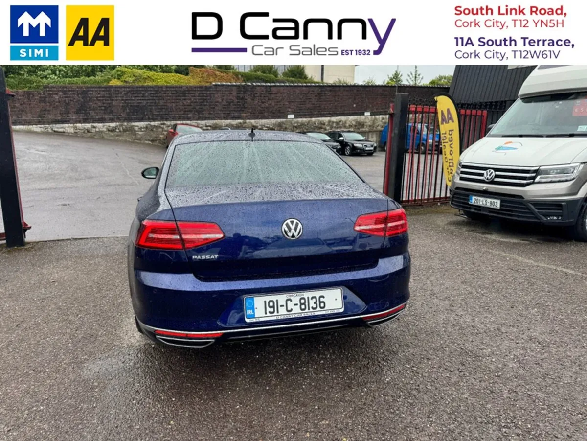 Volkswagen Passat Highline 2.0 TDI Manual 6speed - Image 3