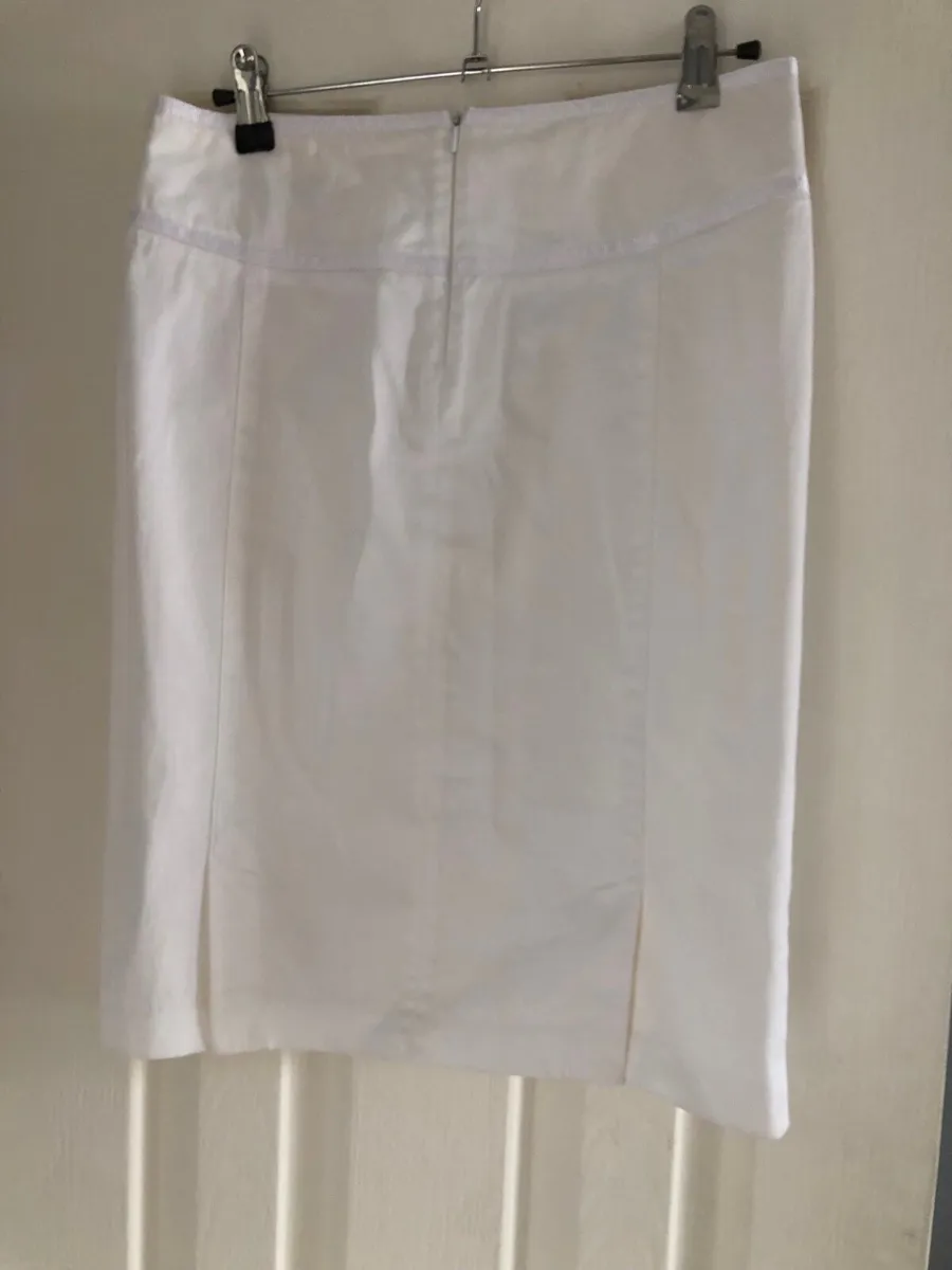 Ladies stunning skirt size 8 €10 - Image 2