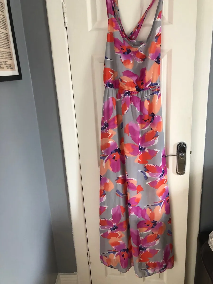 Ladies stunning maxi dress size 12 €15 - Image 1