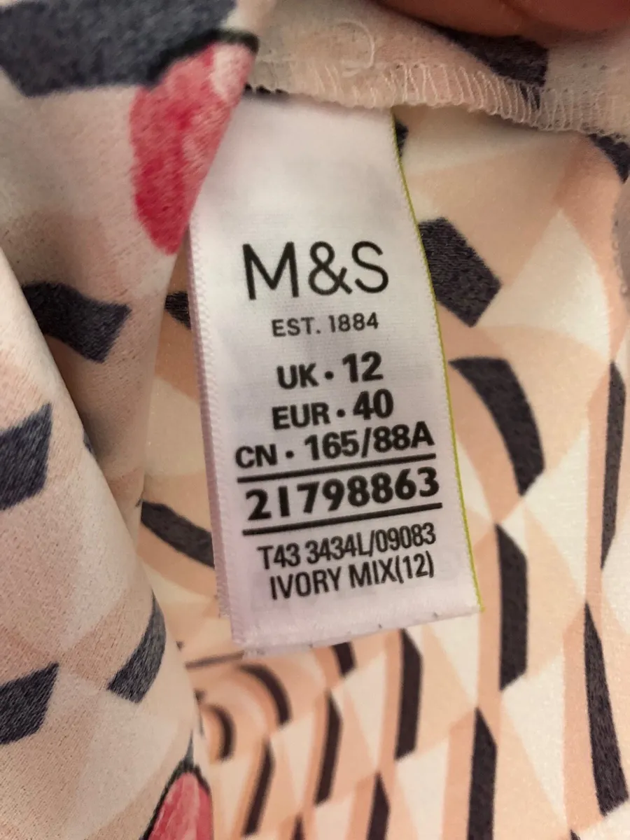Ladies stunning top size 12 €5 - Image 3