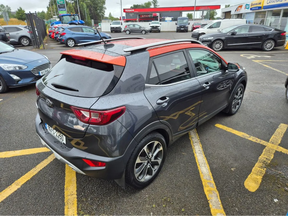 Kia Stonic K3 TWO Tone 5DR - Image 2
