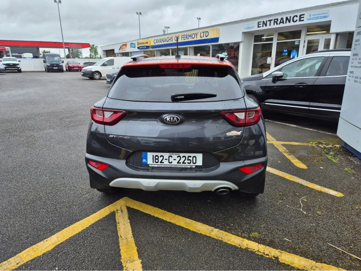 Kia Stonic K3 TWO Tone 5DR - Image 4