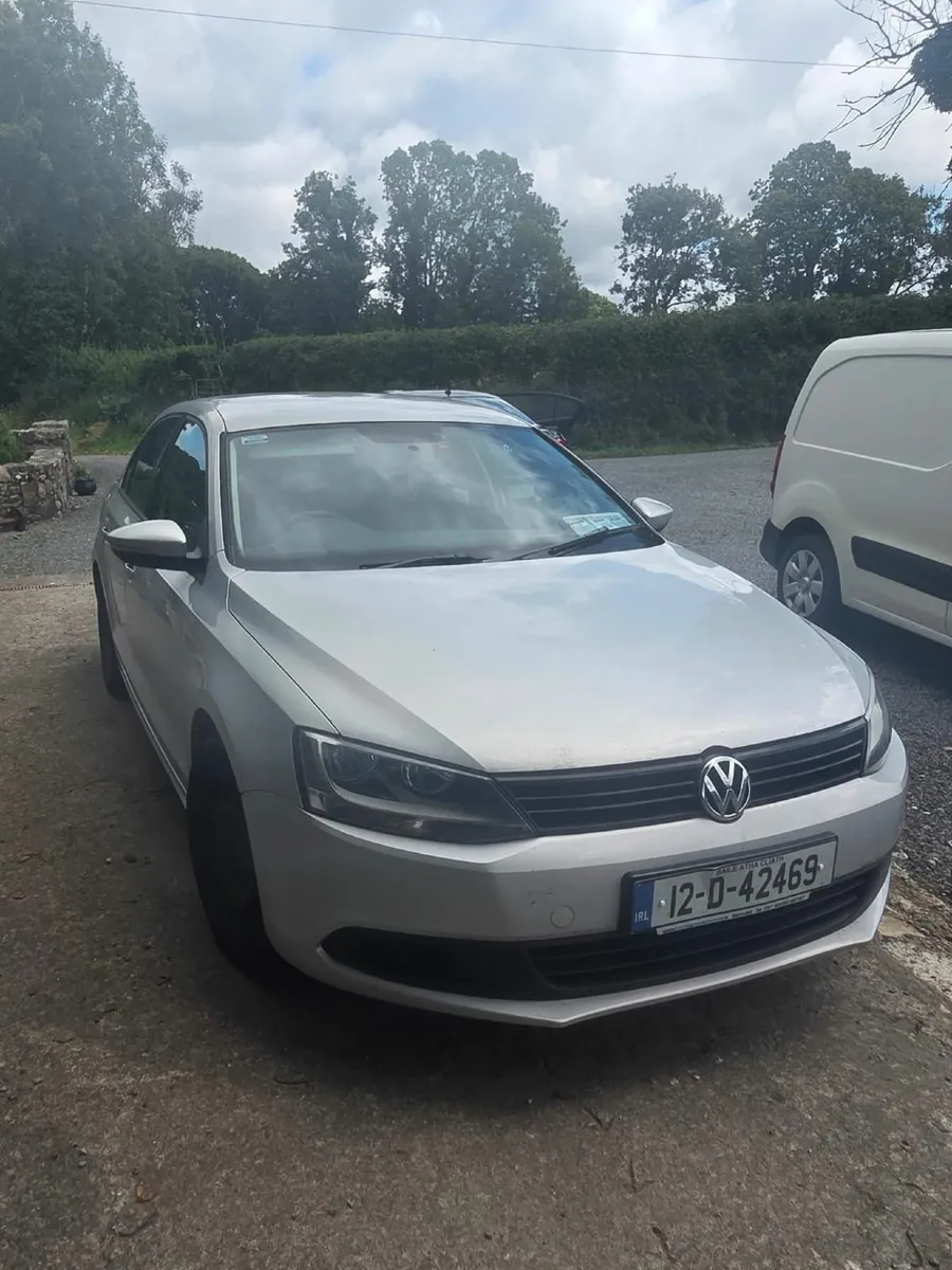 Volkswagen Jetta 2012 - Image 2
