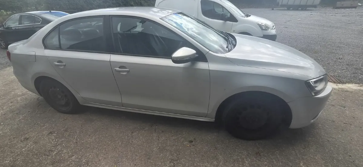 Volkswagen Jetta 2012 - Image 3