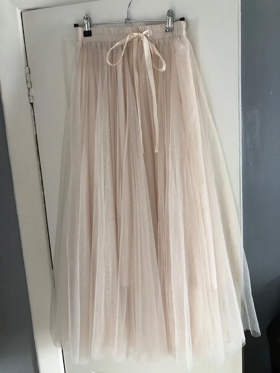Ladies stunning designer skirt size S €30 - Image 1
