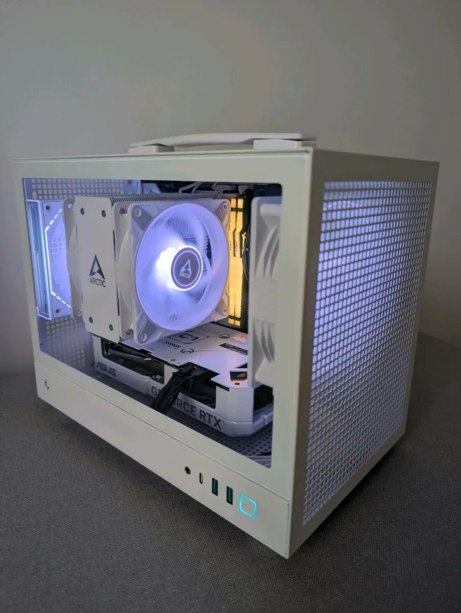 Intel Core 14th Gen Powerful ITX Gaming PC / Works - Image 1