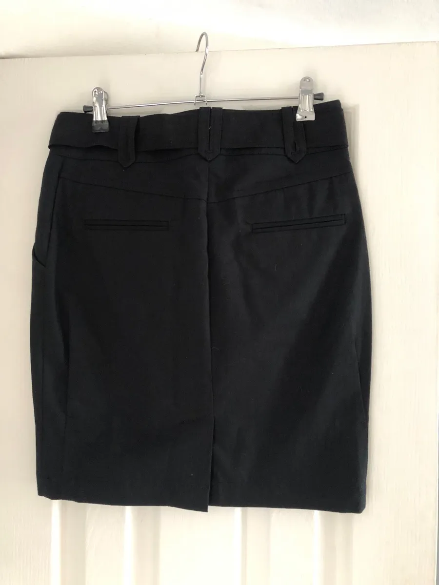 Ladies BNWT skirt size 8 €30 - Image 2